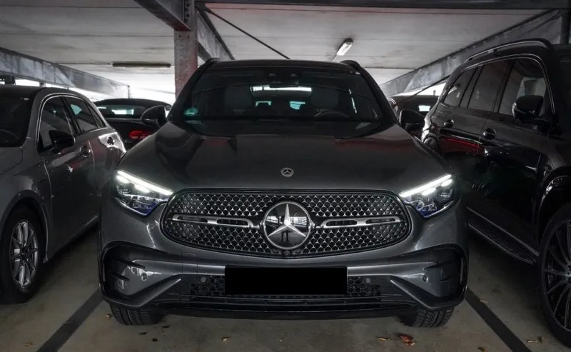 Mercedes-Benz GLC 300 e 4Matic =AMG= Night/Panorama/Distroni Image 1